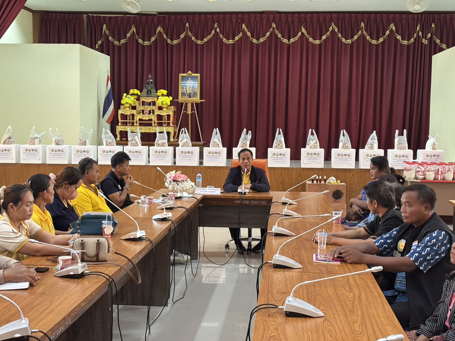 ?**โครงการส่งเสริมการบูรณาการกลไกการขับเคลื่อนการขจัดความยากจน ระดับอำเภอ**